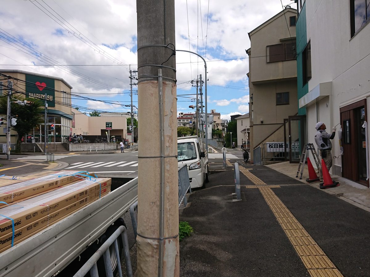 院の前の道路