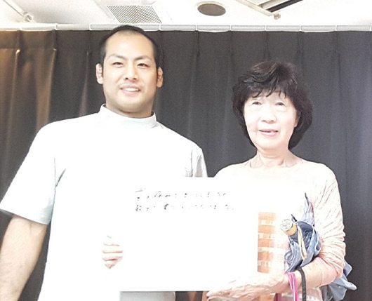 お客様と院長(お客様 女性)